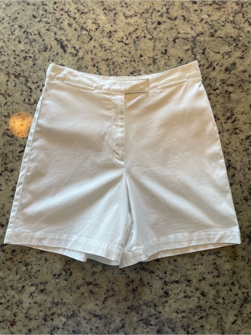 Pristine vintage textured 100% ucotton stretch white High-Rise Shorts 29”